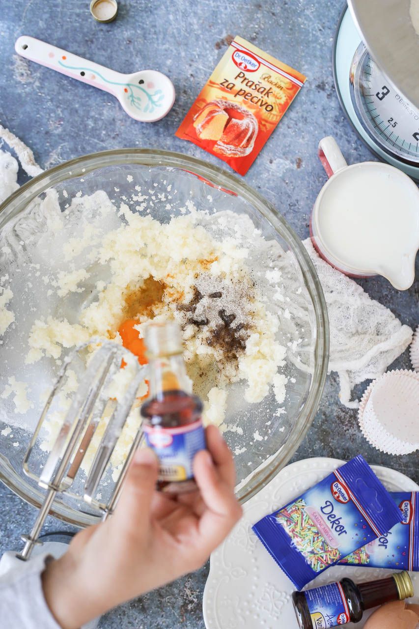 Cupcakes sa šarenim mrvicama